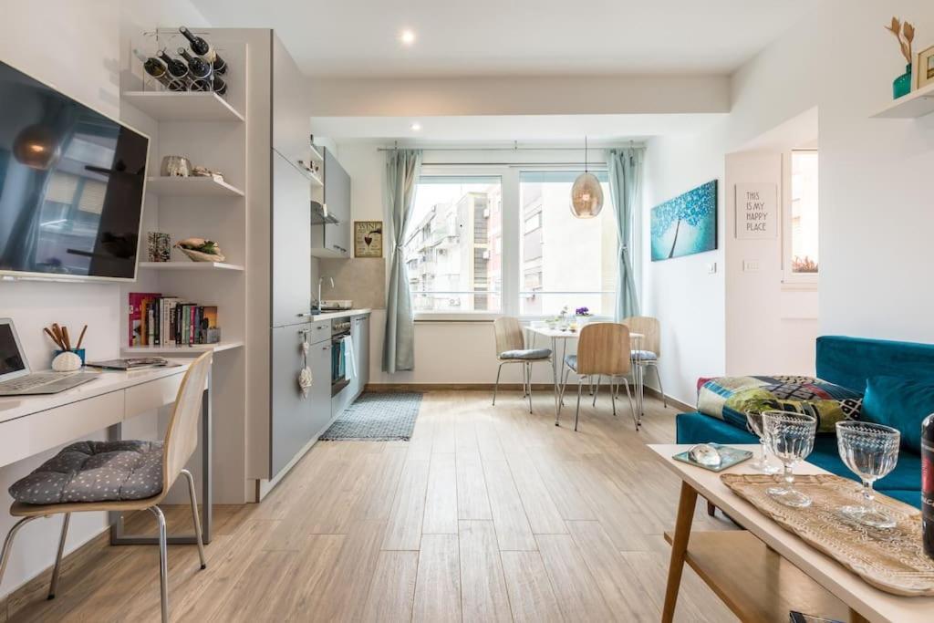 Brand New 1Br Near Central Station, Old Town, Beach - 3 Minute Walking Διαμέρισμα Σπλιτ Εξωτερικό φωτογραφία